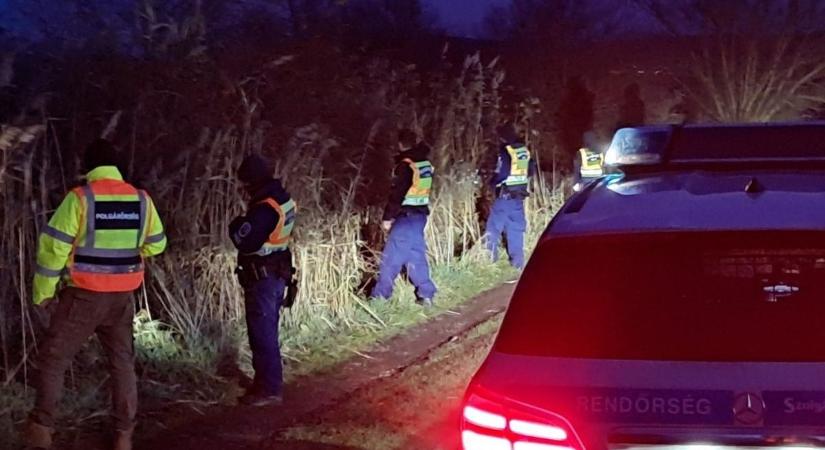 Hajsza a 8-as főút melletti településen: nem állt meg a rendőröknek a Mercedes sofőrje, inkább elrohant