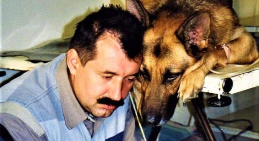 Elhunyt a legendás életmentő, Mancs gazdájáról felkavaró hírt közöltek szolnoki kollégái