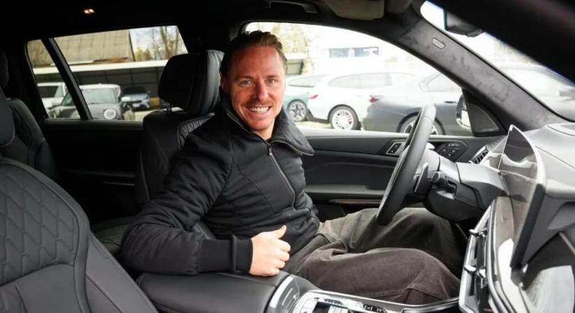 Új szerződést kötött a DVSC, luxusautókat kaptak Dzsudzsákék