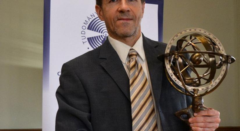 Az év ismeretterjesztő tudósa: Kereszturi Ákos