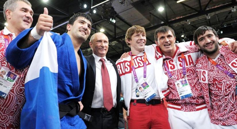 Marius Vizer „visszaengedte” az orosz zászlót a cselgáncsba