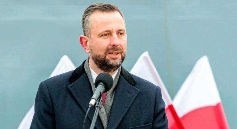 Már a lengyel védelmi miniszter is átláthatóságot sürget az ukrán korrupció miatt