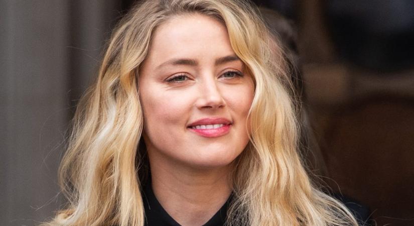 Ritka pillanat: Amber Heard megmutatta kislánya arcát