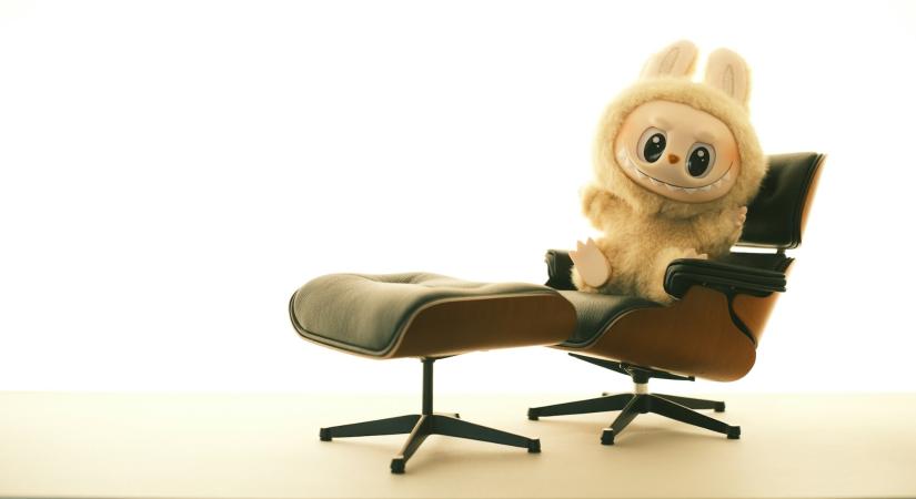 Terápiás cukiság vagy „válságplüss” – Labubu a „kisember Hermès-táskája”