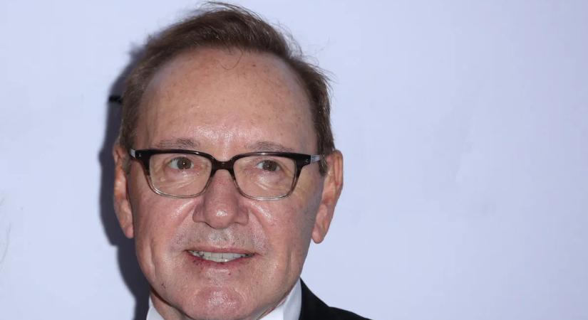 Kevin Spacey-nek jövő októberben ismét felelnie kell a tetteiért