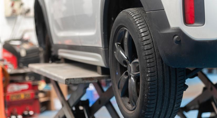 Kiderült, ezért bukik meg a legtöbb autó a műszaki vizsgán 2025-ben: döbbenetes hibákat találnak