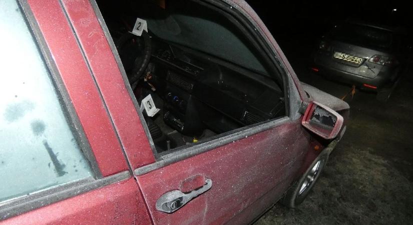 Hevesben bukott le a trió: lopott kocsit vittek az „ismerőshöz”