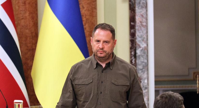 Európai tisztségviselők üdvözlik, hogy az ukrán korrupcióellenes hatóságok Zelenszkij legfontosabb emberénél razziáztak