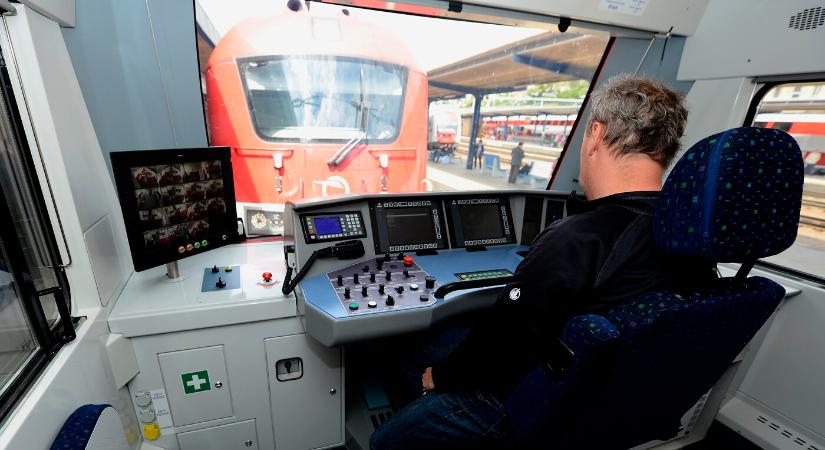 A mozdonyvezetők hiánya miatt több szakaszon pótlóbuszok közlekednek