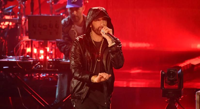 Ő a legmenőbb nagypapa: Eminem unokája így élvezi a világsztár koncertjeit – videó