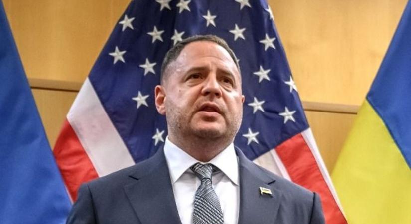 Zelenszkij kabinetfőnöke lehúzta magát az aranybudin: beadták az indítványt, hamarosan az elnök is követheti