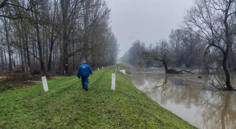Több útszakaszt is lezártak a Sajó és az Ipoly áradása miatt