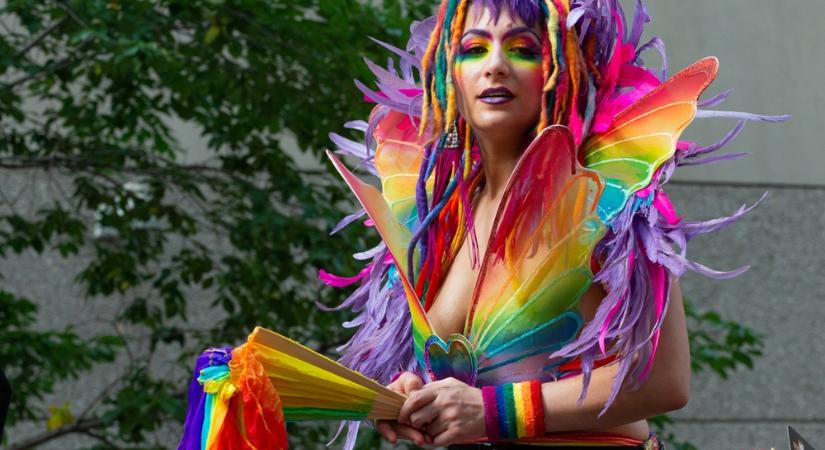 LMBTQ-s szemüveget erőltet a diákok fejére a Német Püspöki Konferencia