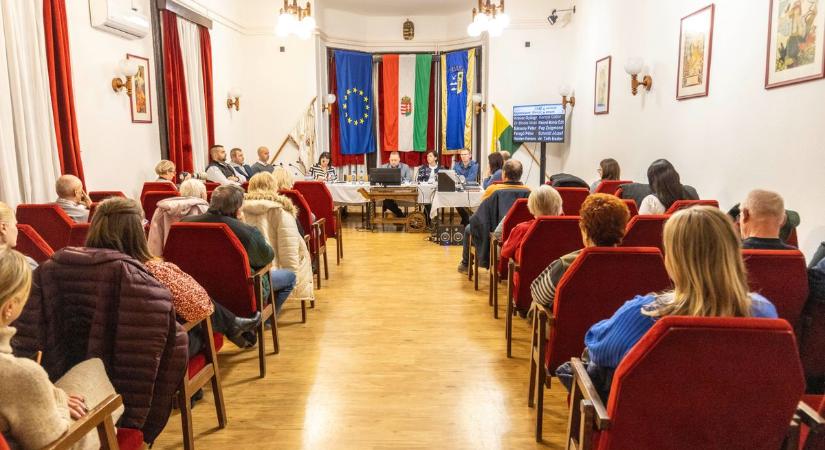 Közmeghallgatás: Helyi fejlesztésektől a finn mikulásig