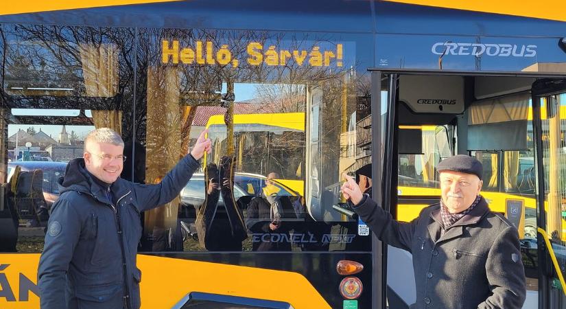 Sárvár új korszakot nyitott: tíz modern autóbusz érkezett