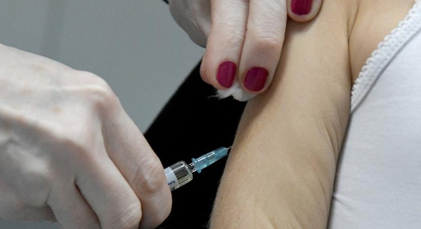 Súlyos fordulat: hirtelen megugrott a betegek száma, elindulhat a vakcinázás