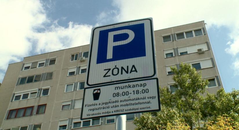Új fizetős parkolózónát vezetnek be 2026-tól – egy ideig azonban nem kötelező fizetni