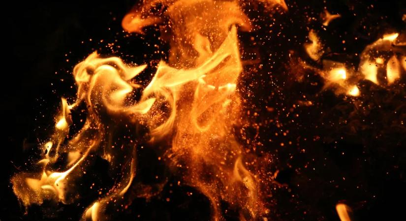 Benzines ronggyal a zsákjában érkezett a mezőcsáti Mikulás