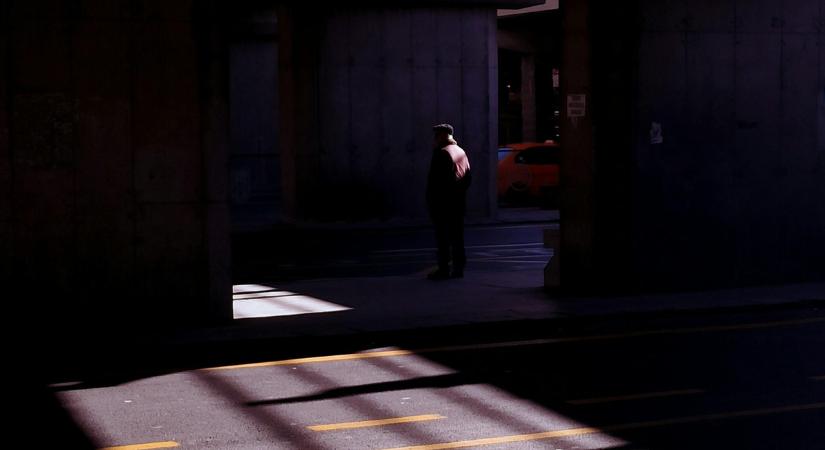 „Úgy jön be a házba, mintha itt lakna, aztán támad” - Kapucnis, drogos fantom riogat a XI. kerületben