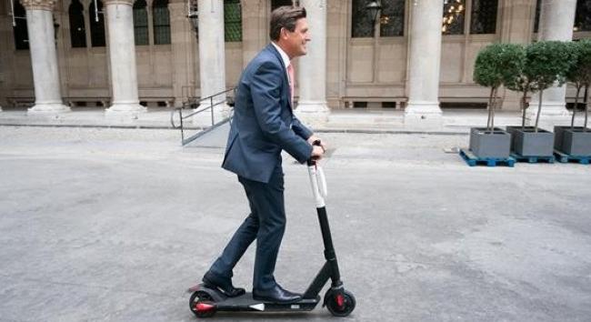 Januártól büntetik a szabálytalankodó elektromos rollereleseket Szegeden