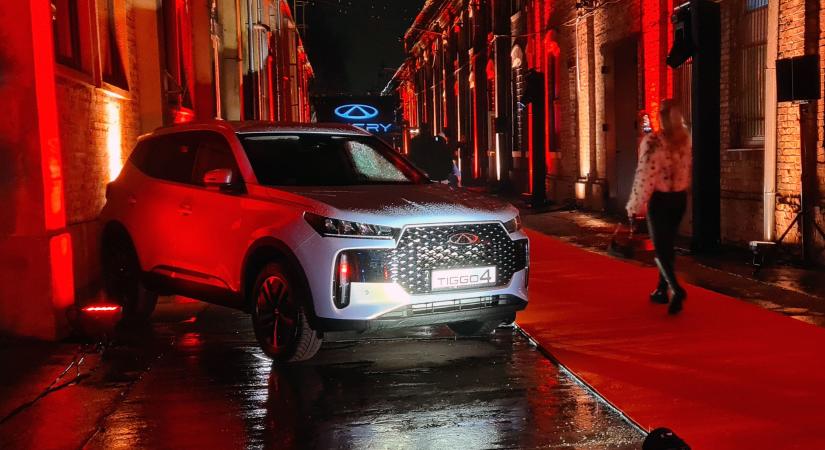 Budapesten szállt partra a jutányos luxusterepjáró