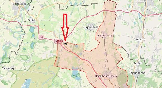 Traktor és személyautó karambolozott a 35-ösön