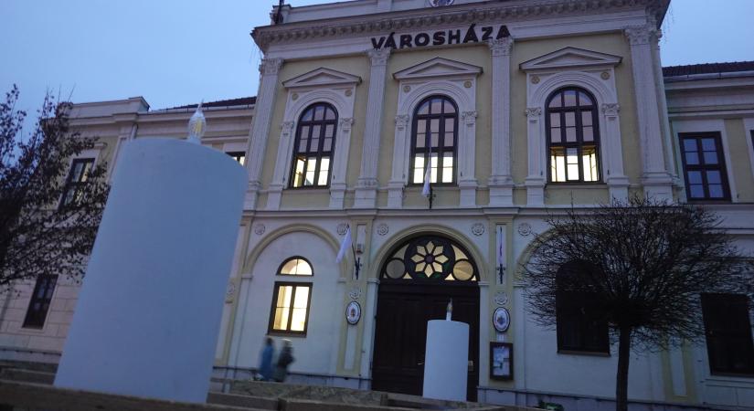 Hajdúnánás meghitt gyertyagyújtásra készül