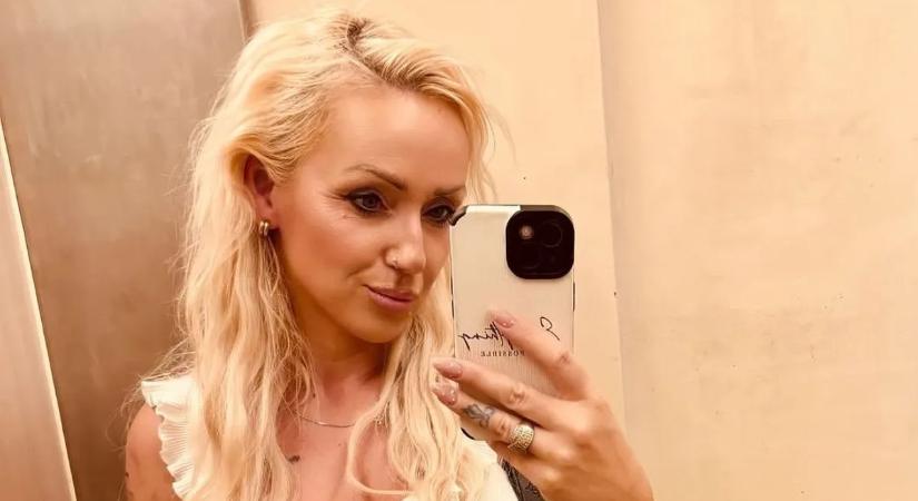 Télen sincs megállás: bikiniben, habok között mutogatta tökéletes alakját Nagyváradi Nelli