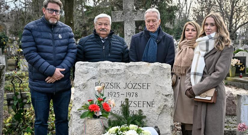 A száz éve született Bozsik Józsefre emlékeztek a Farkasréti temetőben