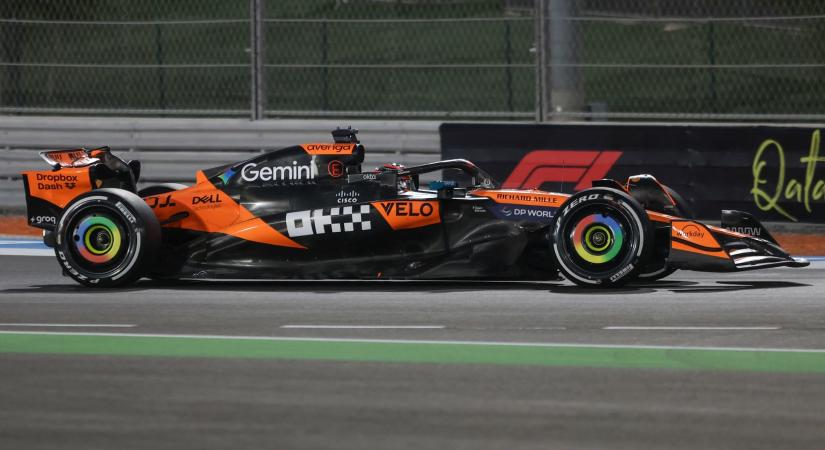 Óriási csatában Oscar Piastri nyerte a katari sprintkvalit