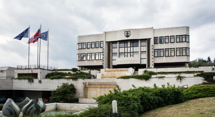 A Beneš-dekrétumok árnyéka ismét rávetül a szlovák politikára, parázs vitát robbantva ki