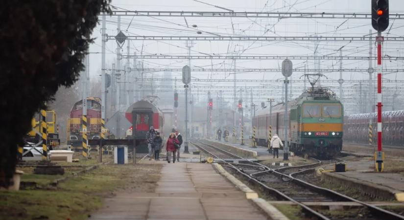 Akkora a masinisztahiány Szlovákiában, hogy busszal kell pótolni a vonatokat