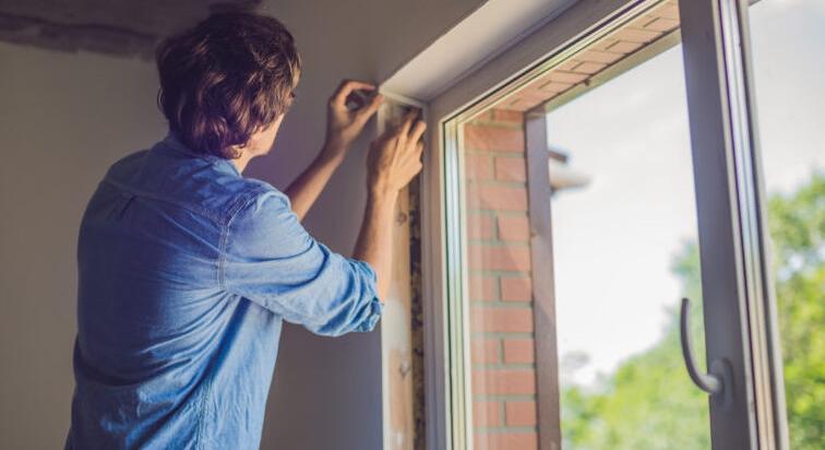 Megjelent a pályázat, ablakcserét, szigetelést támogat a város