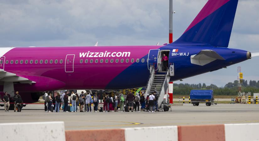 Akadozik a légiközlekedés, mert szoftverfrissítik az Airbus A320-asokat