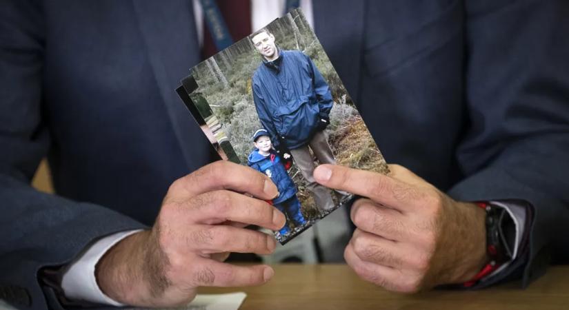 Rossz névre címzett kék boríték, antik pisztoly – ezek a 21 éve megoldatlan „küszöbös gyilkosság” egyetlen nyomai