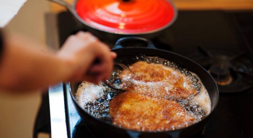 Betiltja a magyar kormány a műhúst