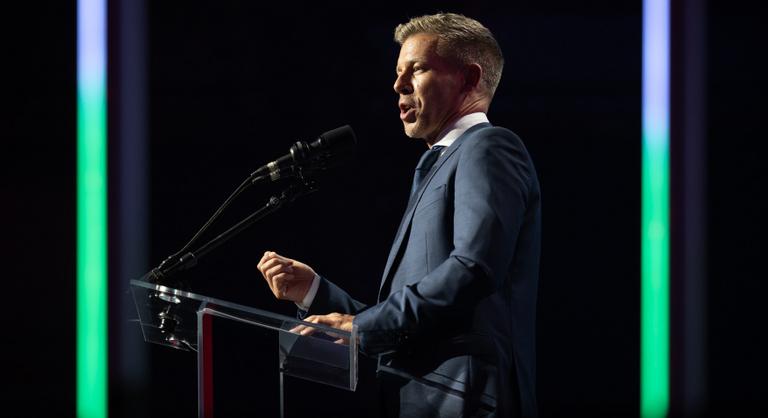 Magyar Péter arra kérte az MSZP elnökét, hogy ne akadályozzák a kormányváltást