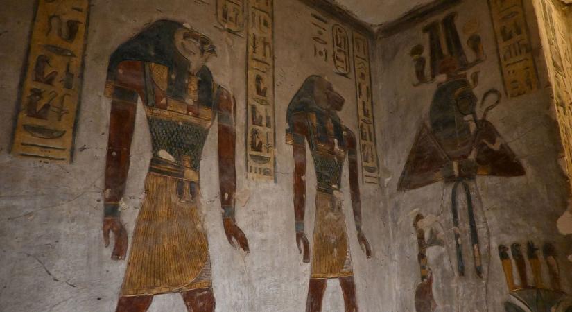 Előkerült a 100 éves fotó, brutális dolog jelent meg Tutanhamon fáraó sírjában a fényképész kamerája előtt