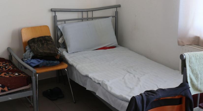 Több tucat életet ment meg télen a kecskeméti hajléktalanszálló – így készülnek a fagyokra