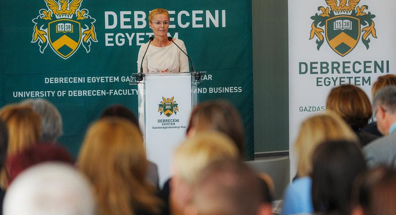 Mi kellene ahhoz, hogy az oktatási rendszer végre alkalmazkodjon a Z és Alfa generációhoz?