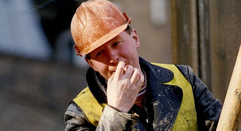 Hivatalos: Ennyi lesz 2026-ban a minimálbér és a garantált bérminimum