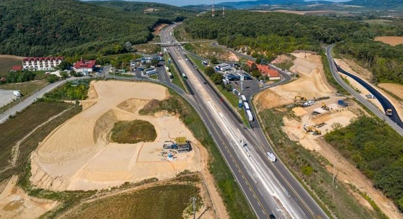 Olyasmit találtak az M1-es autópálya bővítése során a földben, amire senki sem számított