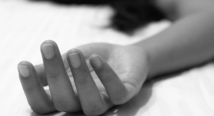 Felakasztotta magát az indiai diáklány, miután terjedni kezdtek a róla hamisított meztelen fotók