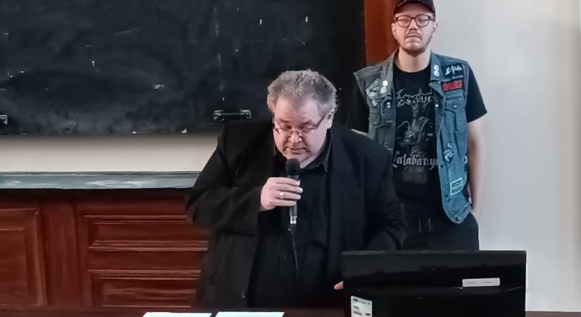 Metál az ész: az ELTE Bölcsészkarán megrendezték az I. Interdiszciplináris metálkonferenciát