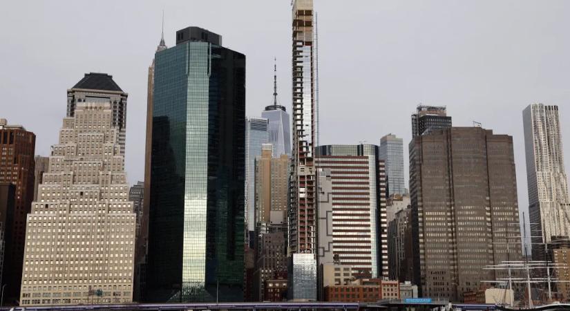 A New York-i ferde torony kétszáz méter magas, húsz centit dől, és emiatt öt éve befejezetlenül áll