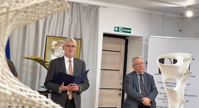 Kiállítás a Beregszászi Magyar Konzulátuson - Egyetemes, kárpátaljai és magyar