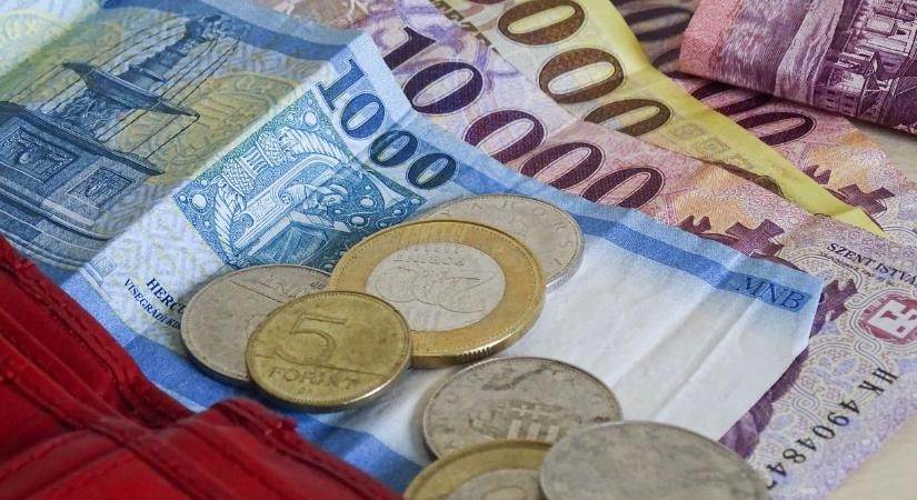 Jövedelmek: Románia bő 130 százalékos javulást ért el, a lengyelek dupláztak, Magyarországnak 61 százalék jutott