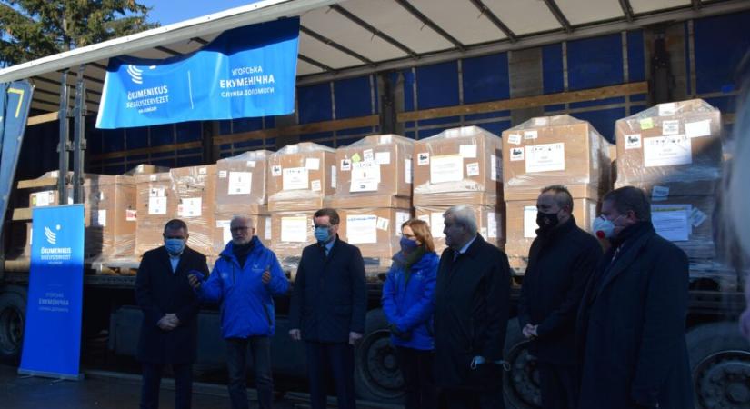 Megérkeztek Beregszászba a magyar kormány által Ukrajnának adományozott lélegeztetőgépek