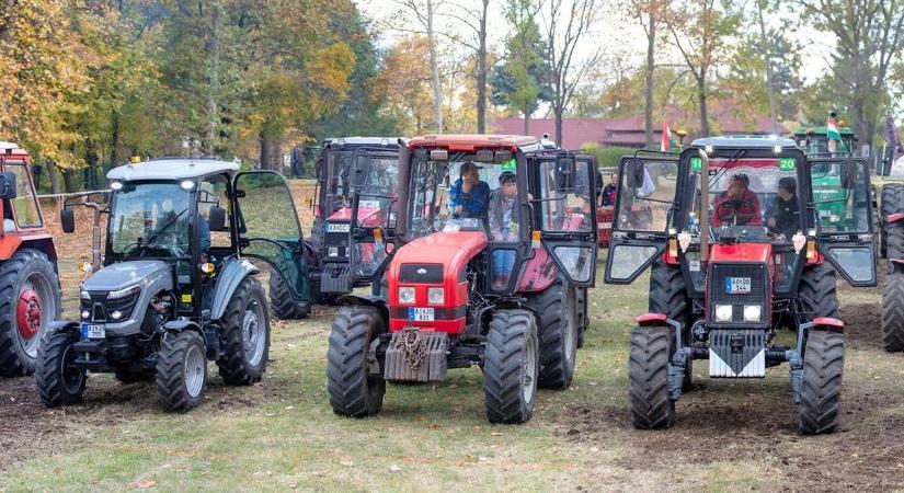 Fényekkel és díszekkel teli traktoros felvonulást rendeznek Kisbéren