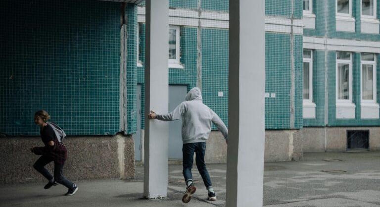 Ha van pénz a piacon, miért nem emelkedik a bitcoin ára?